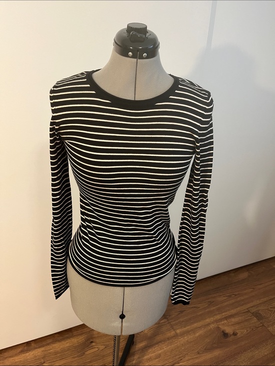 Zara Tops - Zara Black and White Striped Long Sleeve Crewneck Top